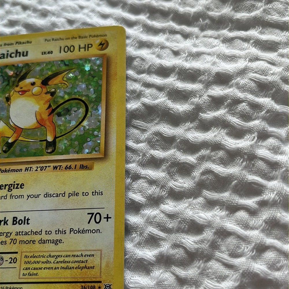 First edition Riachu Hollow Pokémon Card - Picture 5 of 8